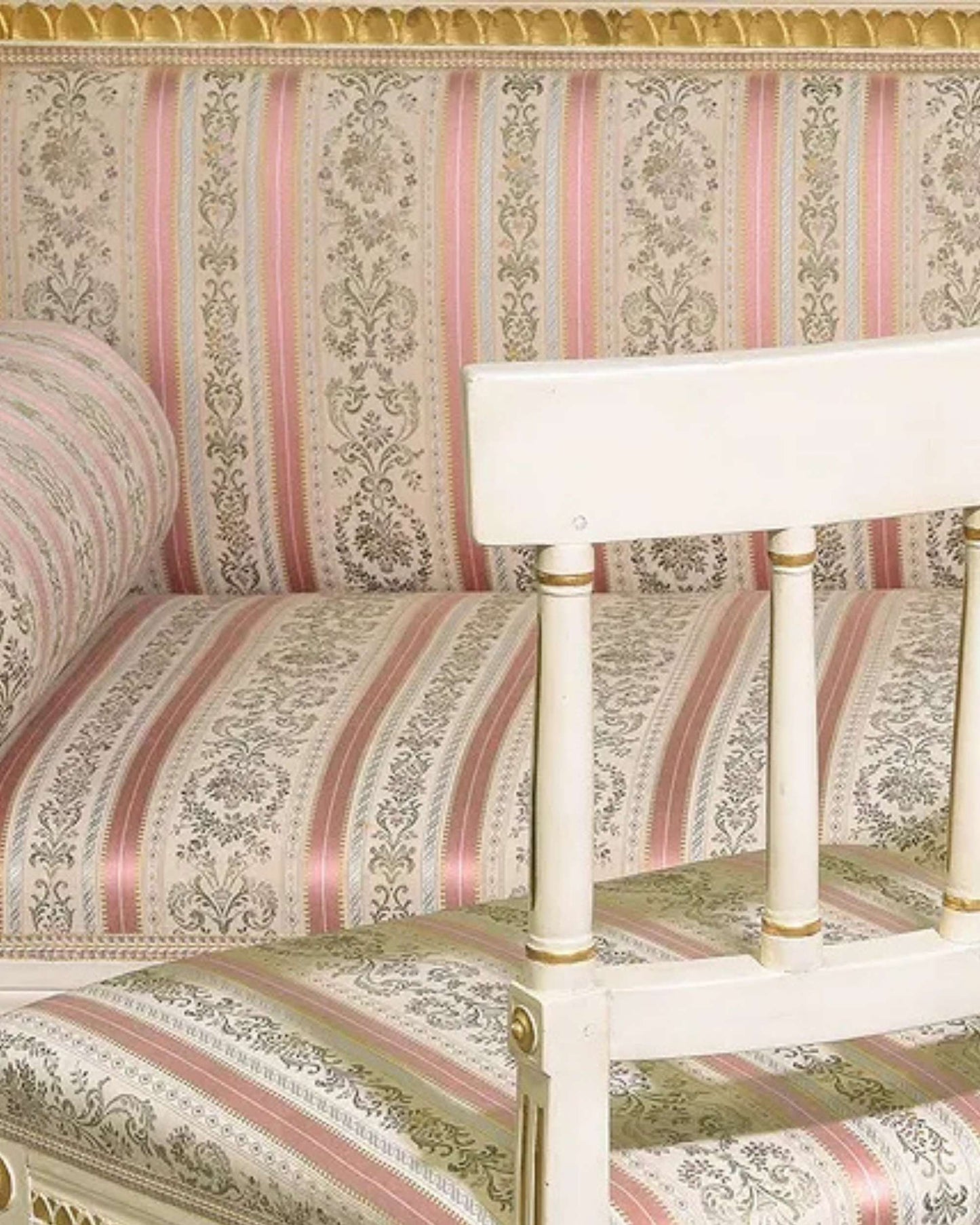Gustavian Painted Sofa & Chairs