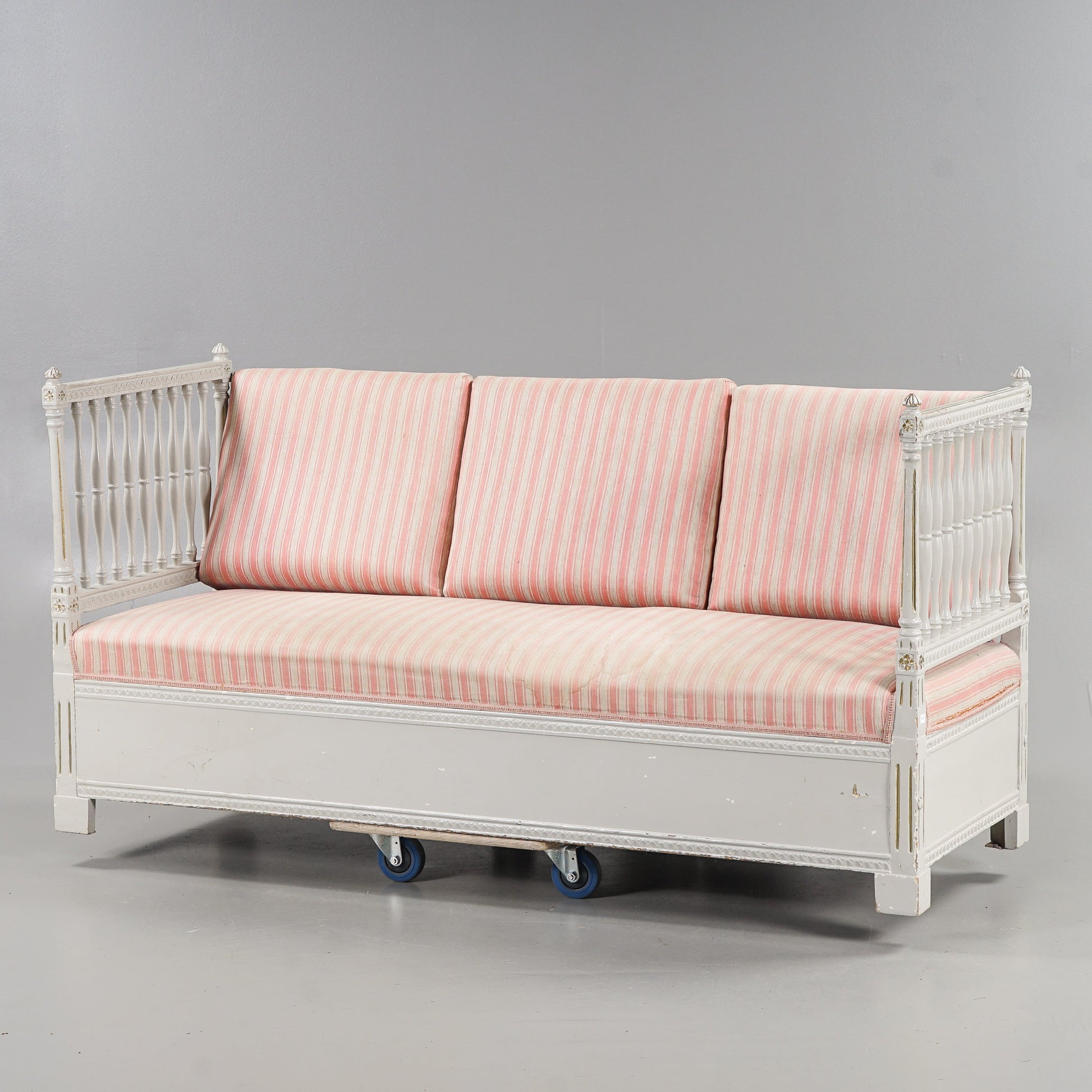 Front view of Gustavian-style daybed bench with pink striped upholstery