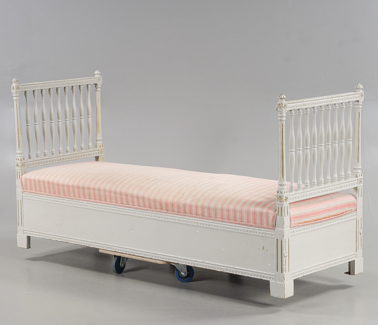Antique Gustavian-style daybed bench with pink striped upholstery