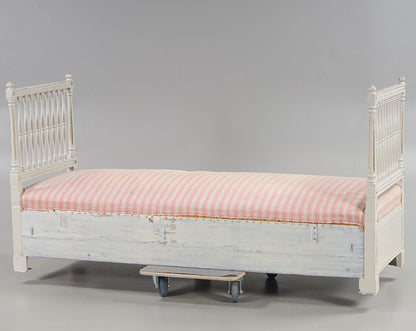 BANQUET SOFA Gustavian, 18th/19th century.