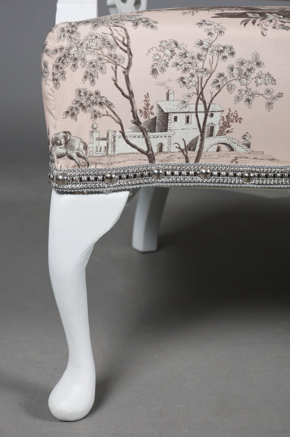 Victorian Style White Painted Sofa and Matching Four-Panel Screen in Toile de Jouy