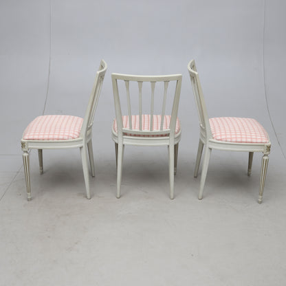 Gustavian Style Painted Round Dining Table with Three Chairs, Late 20th Century