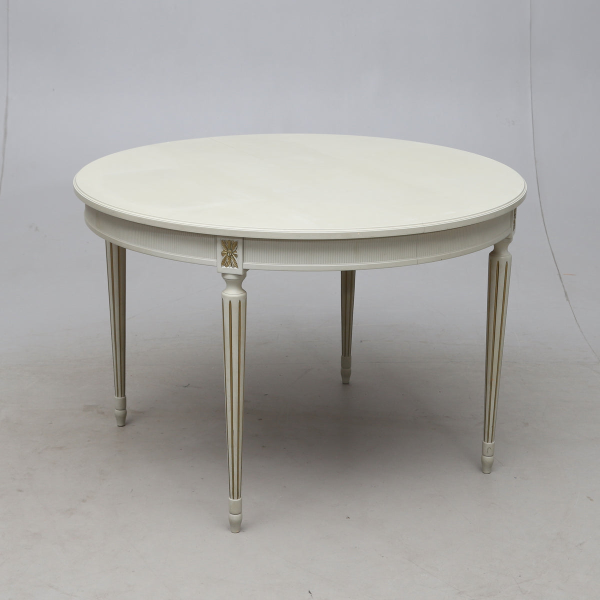 Gustavian Style Painted Round Dining Table with Three Chairs, Late 20th Century